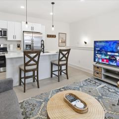 Cozy Carriage House minutes away from Downtown