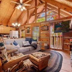 Quiet Winter Escape Hot Tub Fireplace