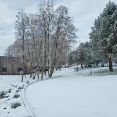 Sodyba Prie Tvenkinio