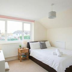 Grand 5BR Home in Market Harborough with Parking