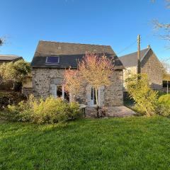 2 Bedroom Cozy Home In Heugueville-Sur-Sienne