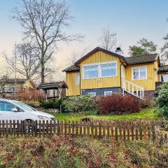 Lovely Home In Ljungskile With Wifi