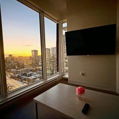 Panoramic Horizon Condo - Downtown Montreal with Pool and Parking