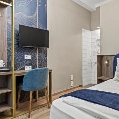 Central Vienna Stay I Self Check-in near Nestroyplatz I Toilet on Hallway