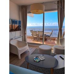 Superbe appartement 2 chambres - Dernier étage - Parking privatif sécurisé - FR-1-323-593