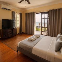 Diwata Suite, King Size Bed with Ocean View