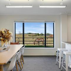 The Stables Lake and Country Retreat