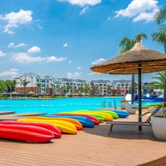 Luxury Blyde Crystal Lagoons