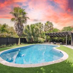 Charming Four-Bedroom Coastal Retreat Near Neptune Beach