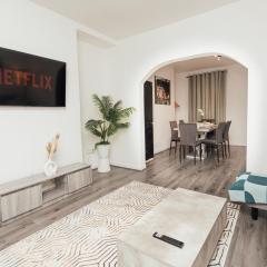 Stylish 3 Bed Home with 4 beds- 5 Min walk From Anfield Stadium