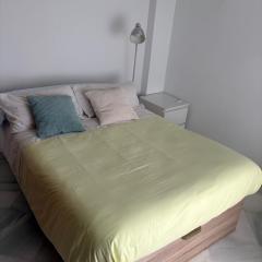 Habitación individual o doble en Triana