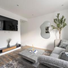 Business Ready Stay I Close to Maidstone East & Town Centre