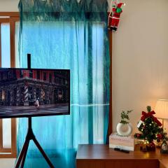 New, 3min to Hapjeong St, Airport bus stop, 8min to Hongdae & Mangwon Market, Han River Park, 2BR 3QB full of sunshine, Hotel bedding, City Nature