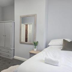 Apartment in Central Huddersfield with free parking