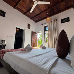 Colonial Surfing Villa Hostel & Home Stay