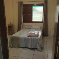 Kitnet com garagem e Wi-Fi