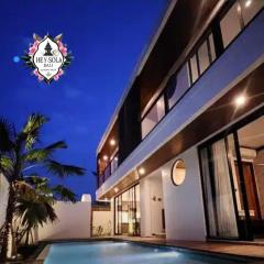Hey-Sola Bali ,3BR Luxury Private Villa Near Canggu