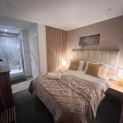 Private Cosy 1Bd in town