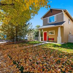 Cozy Boise Getaway walk to Stadium Fireplace Garage