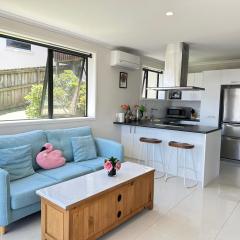 Albany Sunny Deck Retreat