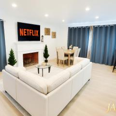 Newly renovated, warm home with 4 bedrooms, 14 miles from Disney