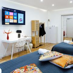 Augusta Prima - Stylish Central City Apartment - Town Hall near - for up to 7 Guests