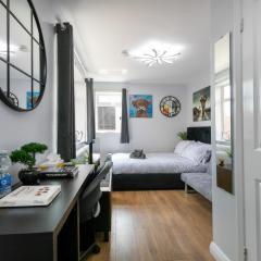 The Ashcroft - Stylish Luxury Studio near City Centre - Free Parking