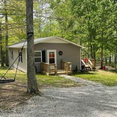 Lake cottage minutes away from downtown Sparta