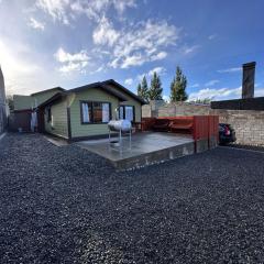 cabaña refugio junto al cerro