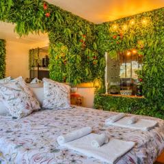 Jungleroom Vegetal and romantic, parking