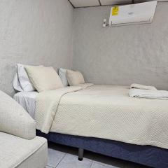 Apto en Santa Ana con AC