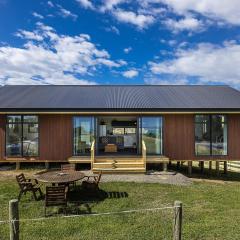 Seabreeze Lookout - Moeraki Holiday Home