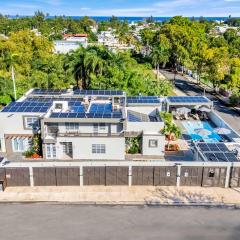 AQUA Ville Moderna - Serene 16BR Coastal Haven Villa with Pool