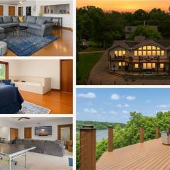 Grande Villa – Lake Cumberland View • Hot Tub • Game Room • Walk to Boat Ramp ➠ 389