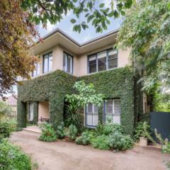 Yeovil House with Pool and Tennis Court