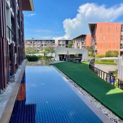 Extra large, modern apartment with sea view