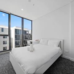 Cozy 2BR Stay - Walk to Cafés & City Links