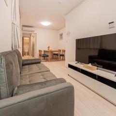 Newly Built 4-Bedroom House in Shopping Street, 8-Min Walk from Akabane Station