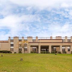 MainStay Suites Lansing West