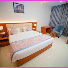 BALCONY ROOMS - PRIME LOCATION - Near Swargadwar Sea Beach - Bengali market -HOTEL D- PALACE- PURI - Lift-Parking - Restaurant - Best Hotel In Puri