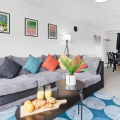 Cosy 3-Bed Home near Birchwood Business Park by Traboule Properties LTD