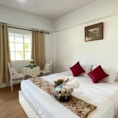 Chermonné House เฌอมอญ