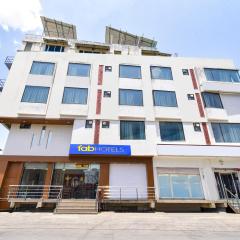 FabHotel The Grand Manmuralidhar - Hawa mahal 3 km, Chandpol metro station