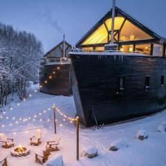 Unique Boat Shaped House at Lakefront #instaWORTH