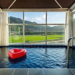 Gyeongju Modern Pool Villa