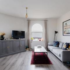 Chic 1BDR Flat in Restored English Pub Est London