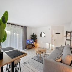 Studio Moderne avec jardin et garage