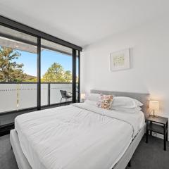 Cosy Unit with Secure Parking and Garden Access