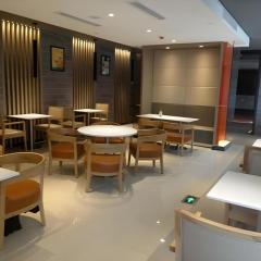 Jinjiang Inn Select Qingdao West Coast Coach Exhibition Center High-Speed Railway Station