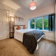 3 Bedrooms Sleeps 7 Free Parking